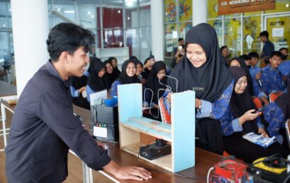 Siswa SMK Roudlotut Thullab Sumatra Selatan Perdalam Wawasan IoT di IIB Darmajaya