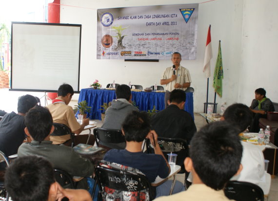 Peringati Hari Bumi, UKM ARTALA IBI Darmajaya Helat Seminar Lingkungan Hidup