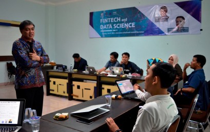 Workshop Inkubitek Darmajaya, Prof Roy Sembel Paparkan Fintech and Data Science