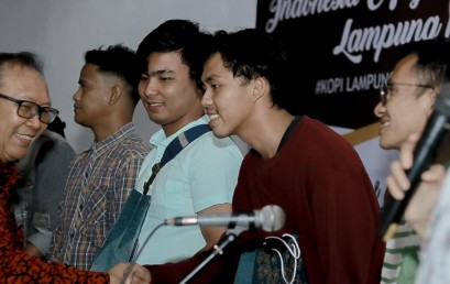 Mahasiswa IIB Darmajaya Juara Dua Lomba Foto Festival Kopi Lampung