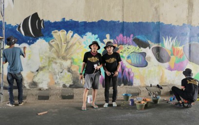 Lima Mahasiswa dan Dua Alumni IIB Darmajaya Ikut Poles Underpass dengan Mural